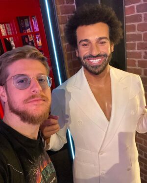 Riccardo Dose Instagram - NON CI CREDO SIAMO LE PERSONE PIÙ FORTUNATE DEL MONDO ABBIAMO TROVATO TUTTE QUESTE CELEBRITÀ NELLO STESSO GIORNO QUI A LONDRA. 

@danieldaddetta AHAHAHAHAHA
