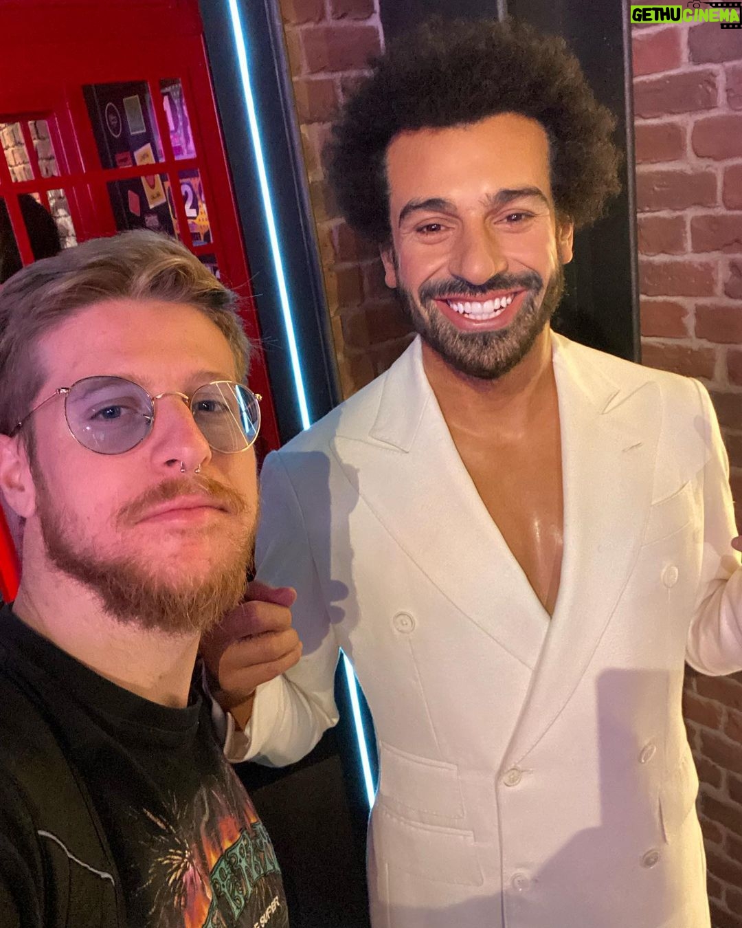 Riccardo Dose - 101.4K Likes - NON CI CREDO SIAMO LE PERSONE PIÙ FORTUNATE DEL MONDO ABBIAMO TROVATO TUTTE QUESTE CELEBRITÀ NELLO STESSO GIORNO QUI A LONDRA.
@danieldaddetta AHAHAHAHAHA