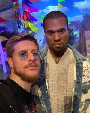 Riccardo Dose Instagram - NON CI CREDO SIAMO LE PERSONE PIÙ FORTUNATE DEL MONDO ABBIAMO TROVATO TUTTE QUESTE CELEBRITÀ NELLO STESSO GIORNO QUI A LONDRA. 

@danieldaddetta AHAHAHAHAHA