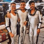 Riccardo Dose Instagram - Direttamente dalla stazione spaziale internazionale siamo scesi sulla Terra per ricordarvi di acquistare i biglietti del nostro spettacolo a teatro. SBRIGATEVI, link in bio. Stazione Spaziale Di Marte