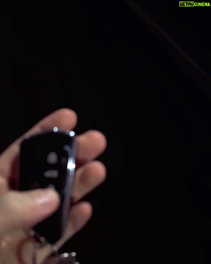 Riccardo Dose - 149.5K Likes - Sono troppo emozionato e felice di farvi vedere la mia nuova auto.
Dopo 10 anni in cui la mia amata Toyota Aygo mi ha portato in qualsiasi parte d’Italia, era giunto il momento di cambiarla.
Sono veramente contento di essermi tolto questa piccola soddisfazione
Fatemi sapere che cosa ne pensate amici ❤️