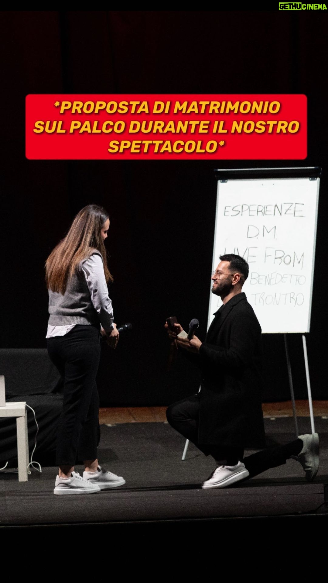 Riccardo Dose - 184.9K Likes - PROPOSTA DI MATRIMONIO SUL PALCO DURANTE IL NOSTRO SPETTACOLO 💍💒❤️