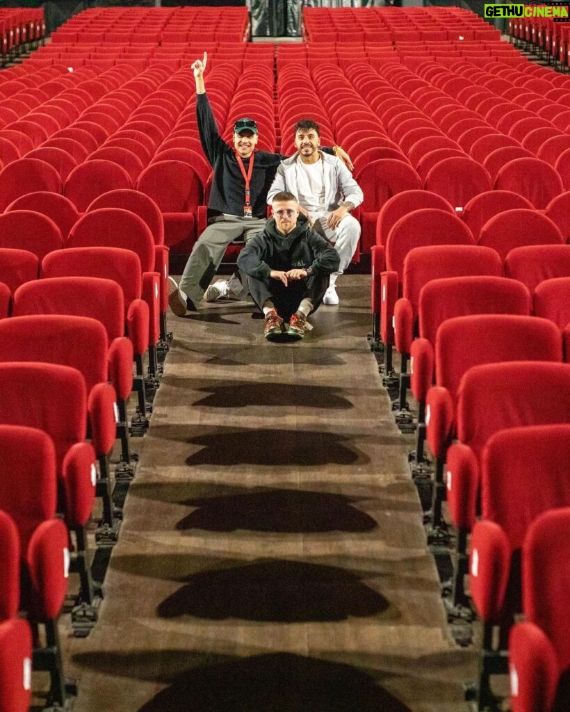 Riccardo Dose Instagram - 1/40 MONTECATINI GRAZIE 🤍 Poche volte ci è capitato di provare emozioni forti come quelle di ieri🫶🏻 Ci vediamo in tutta Italia! Teatro Verdi Montecatini Terme