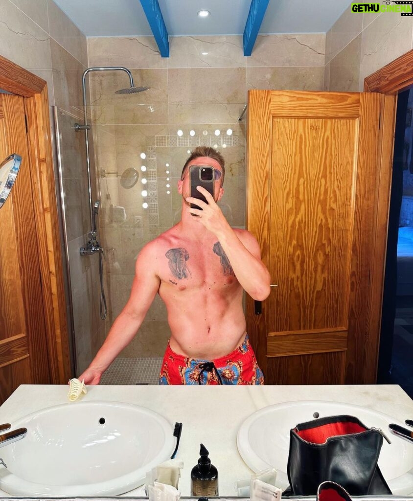 Riccardo Dose Instagram - Secondo voi sono il braccio più tamarro della Spagna? 🇪🇸 Palma De Mallorca, Spain
