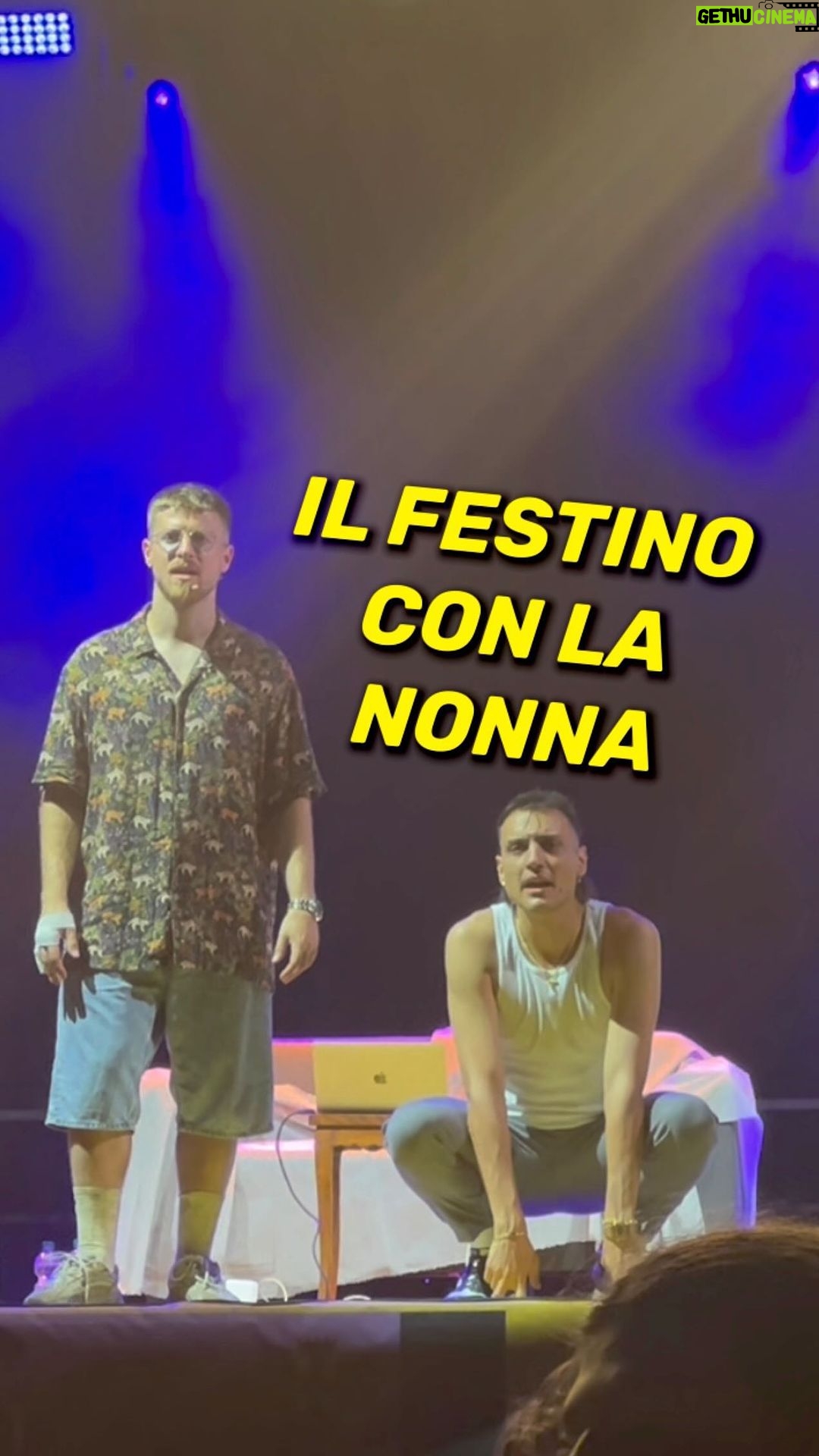 Riccardo Dose Instagram - IL FESTINO CON LA NONNA ๐๐ต๐ป Durante i nostri spettacoli le persone ci raccontano sempre storie incredibili, non รจ questo il caso.