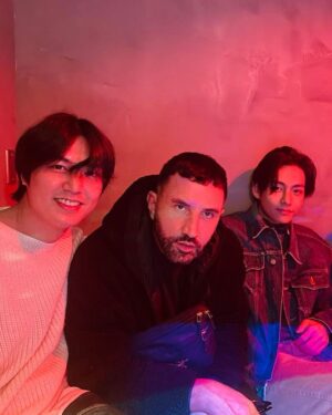 Riccardo Tisci Instagram - #seoul 🖤