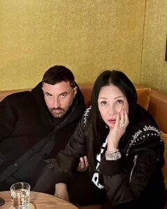 Riccardo Tisci Instagram - Feel at home #seoul 🇰🇷
