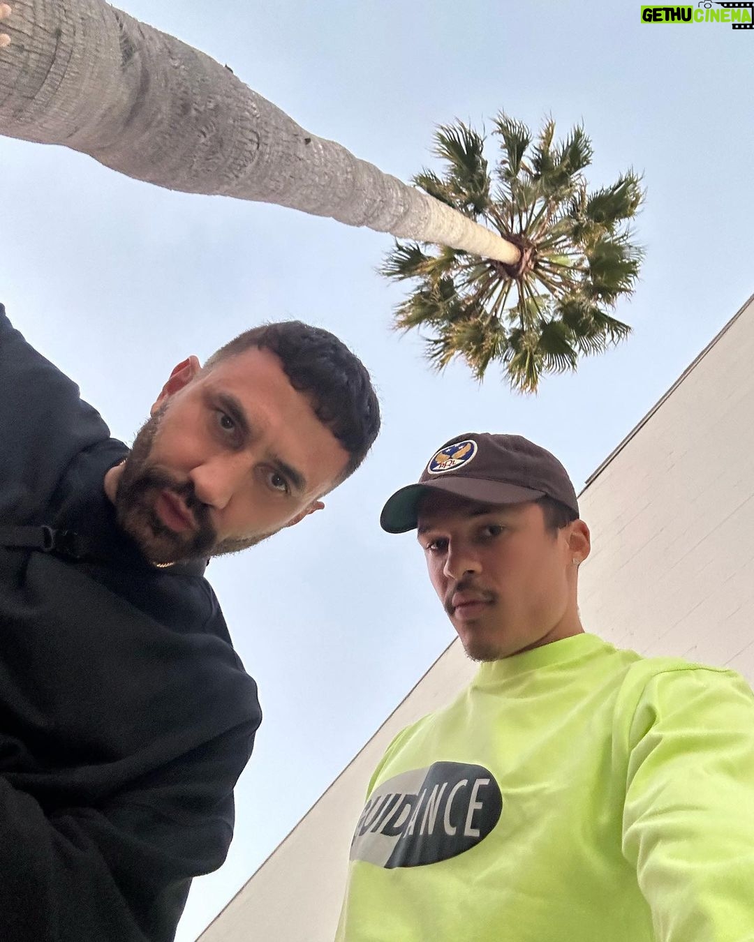 Riccardo Tisci Instagram - PURE L.A. #losangeles 🖤
