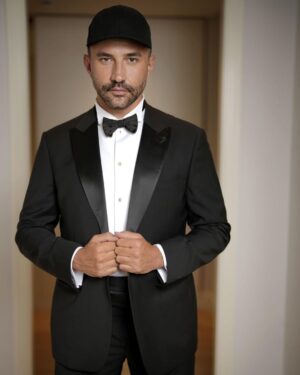 Riccardo Tisci Instagram - It was a great honor for me to participate in such a great event after a decade …Receiving all the love of the people on the red carpet left me speechless. An event made by incredible talents from my land, always makes me prouder to be Italian. Thanks to the genius Martin Scorsese, Il Maestro @giorgioarmani his wonderful team and the one and only @leonardodicaprio for having me 🖤GRAZIE