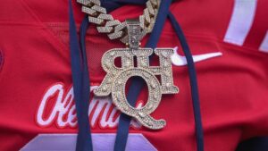 Rich Homie Quan Instagram - @olemiss I loved your energy‼️🔥.. Performed #AnotherOne at the game from #FamilyAndMula… #Reloaded droppin @ midnight!!!