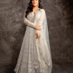 Richa Chadha Instagram - There’s a story behind this look. I wore it for @khan.ira and @nupur_popeye ‘s wedding (which was amazing), but didn’t do any press because I was showing a little 🤰🏻and didn’t want press to do guesswork! Heheh so sorry for the later gram, but a girls gotta do what a girls gotta do💋😏 In @jade_bymk , Jewellery @mayasanghavijewels , Make up@shaylinayak , assisted by @vickyvandre , Hair by Shefali Camera @harshphotography11 . Styled by @anishagandhi3 @rochelledsa #HashtagNahiAaya