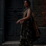 Richa Chadha Instagram - Same set…❣️ Sari @shantibanaras Jacket - vintage, picked up in Detroit HMU @harryrajput64 Styled by @anishagandhi3 @rochelledsa Drinks enjoyment @deepakvijayrathod Drinks provider @sinbadphgura Photographer @sinbadphgura Always fun making art with friends…❣️