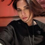 Richa Chadha Instagram - Day 1 of SUNDANCE : Stoked to be on this panel tomorrow 🫶🏽Entertainers as activists, in great company too … for @goldhouseco @sunrisecollective.us morning here at @sundanceorg ! We’re here. आ जाओ भारतीय लोगों? ☺️ Also stunning hues of the sky, and snow capped mountains, crisp winter air and our abode and my own Bear! . . . . #SundancingRiali #sundance40th #GirlsWillBeGirls #ArtistsAsActivists