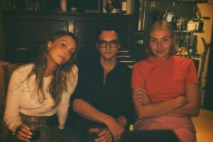 Richard Harmon Instagram - Some of my favorite people. @thereturn_film
