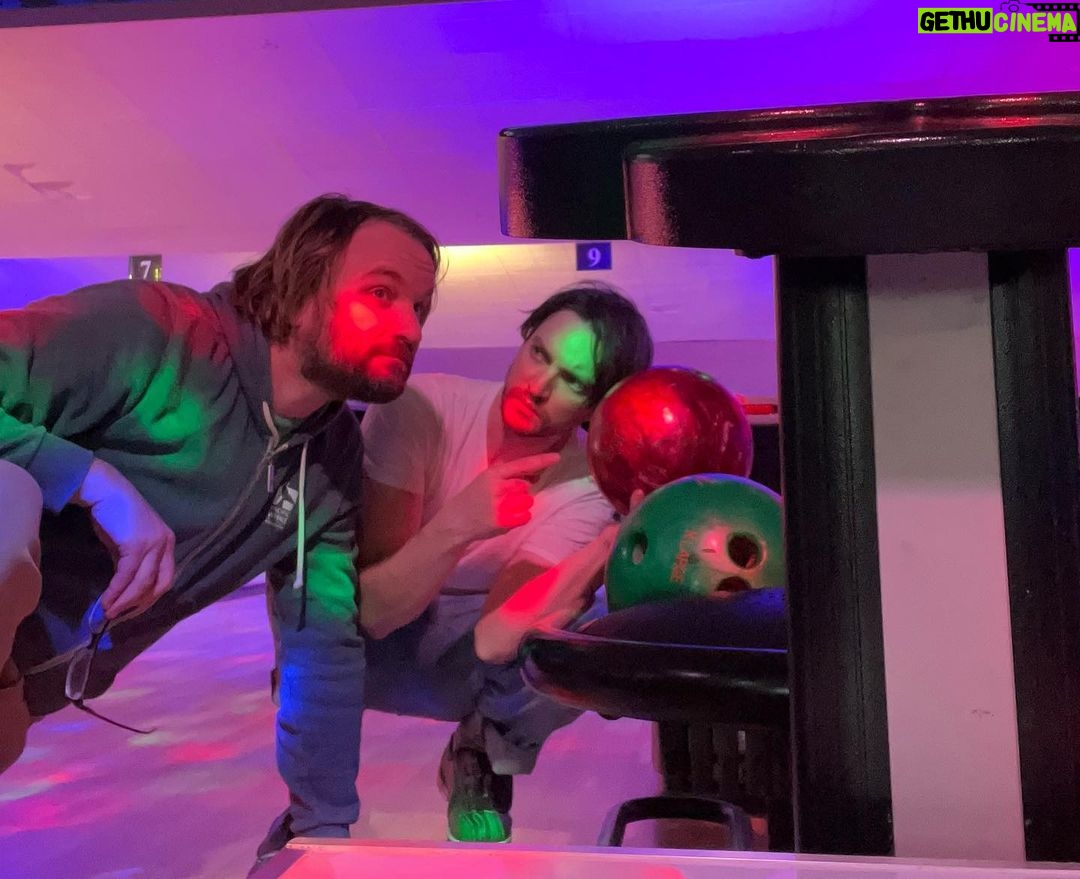 Richard Harmon Instagram - Your pleas have been heard and they have been granted! Freeform in all of their ultimate wisdom has brought us back in a new time slot! Friday 11am mountain time. Duster and the Mooch return in a caper for the ages: Gutter Balls and Curtain Calls #dusterandthemooch Pinz Bowling Kitchen + Bar