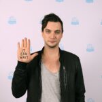 Richard Harmon Instagram - There are no excuses for distracted driving. Join myself and many others by taking the pledge at ItCanWait.com @att #itcanwait #ad
