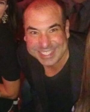 Rick Hoffman Instagram - 🤩🍹🏝