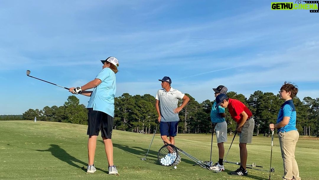 Rickie Fowler Instagram - Spent the afternoon getting a short game lesson from some of Cuscowilla’s finest! The golf course is a great place to social distance and still have fun👌 Cuscowilla on Lake Oconee