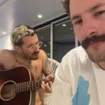 Ricky Montaner Instagram - Celebrando que ya salió la versión nueva de Vas a Destrozarme con nuestro hermano Eden Muñoz. Gracias x todos los mensajes de amor!! Los amamosssss 🫶🏼🫶🏼🫶🏼🫶🏼🫶🏼🗝️🗝️🗝️🗝️👌🏻👌🏻👌🏻👌🏻 #HotelCaracas