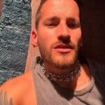 Ricky Montaner Instagram - Aquí estoy en el cuarto de hotel de Mendoza antes de salir al lugar que dará inicio a la gira Desgenerados.. acabo de pasar una semana en familia con la gente que más amo en el mundo para recargarnos de energía para darlo todo empezando hoy. Aquí un par de fotos.. no usé mucho el cel.. me faltaron muchas.. pero bueno.. Gracias a cada una de las personas que vendrán a vernos en esta gira que empieza hoy en Mendoza y no se cuando termina… tenemos muchos años soñando con ustedes. Graciassssss x venir!!! 👌🏻👌🏻👌🏻👌🏻