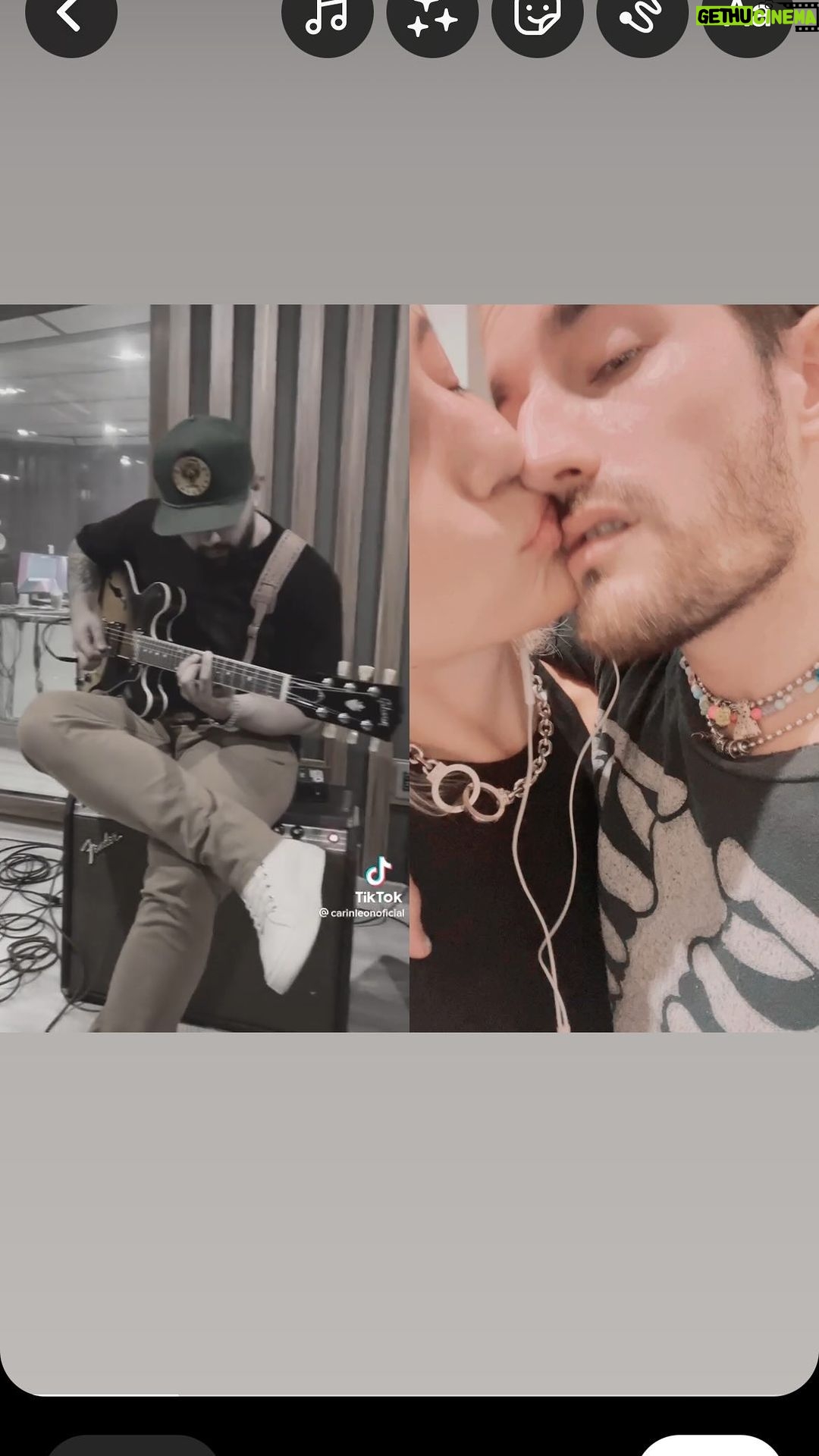 Ricky Montaner Instagram - Serenateando a mi esposita con mi hermano Carín. #LloraryLlorar está rompiendo .. rompiendo corazones por el mundo. 😭😭