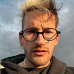 Ricky Montaner Instagram - sel·fie /ˈselfē/ a photograph that one has taken of oneself, typically one taken with a smartphone or webcam and shared via social media.