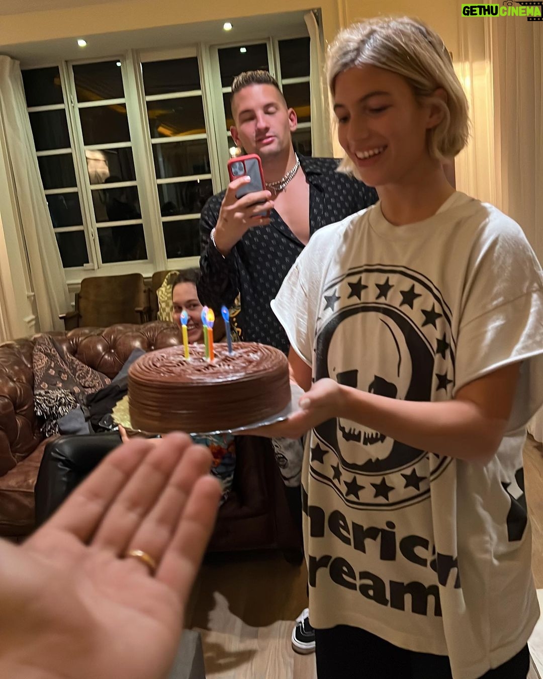 Ricky Montaner Instagram - Algunas buenas y otras malas de un cumple increíble!! Gracias x todos los mensajitos de amor q me dejaron. Los amooo 😍🫶