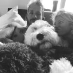 Ricky Montaner Instagram - 🏡👫🏼🐶 Familia