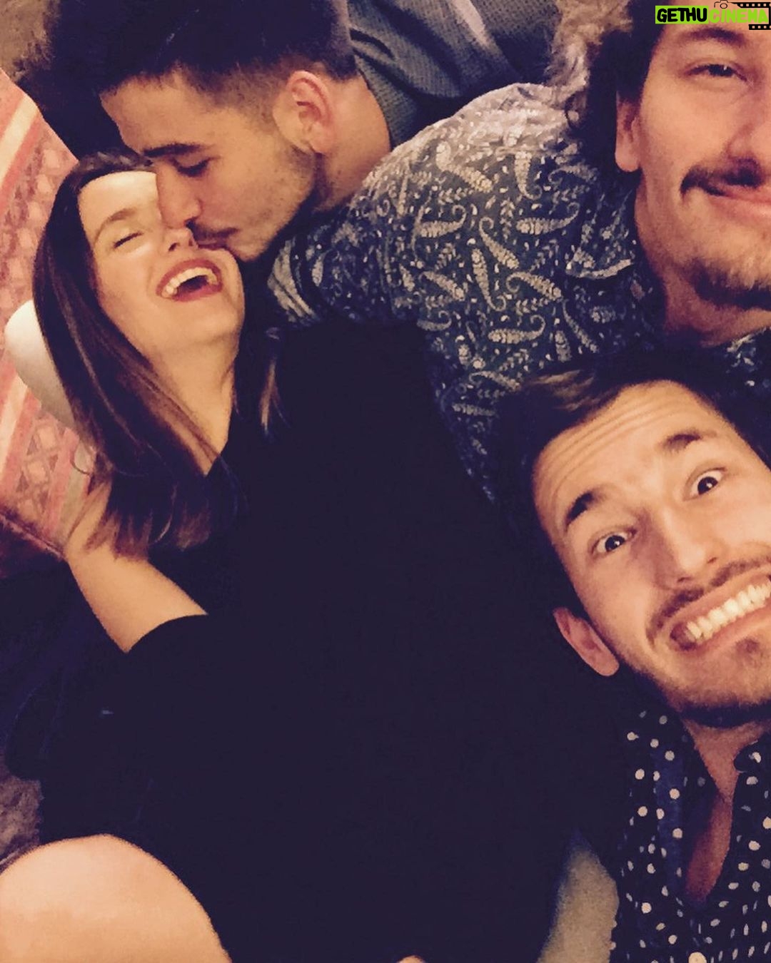 Ricky Montaner Instagram - Pura foto épica con la cumpleañera ♥️