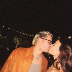 Ricky Montaner Instagram - unas fotos juntos antes de que se termine el año. navidad de amor. listos para el 2024. ❤️