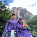 Ricky Montaner Instagram - Es difícil poner en palabras todo lo que tú significas para mí en un caption… pero estas fotos ayudan! Eres el tipo más generoso que conozco, el más talentoso y más apasionado. Haces que todos nos caguemos de la risa constantemente y eres como una especie de catapulta para todos los que te rodeamos. Tus 32, sin duda, creo que han sido de mis favoritos contigo… siento que vivimos cosas inmensas juntos.. desde nuestro regreso a Venezuela, verte desvivirte por Apolo, y Hotel Caracas! Etc…Ufff y lo mejor es que creo que los 33 van a estar aún más increíbles… todo en lo que te has estado partiendo el 🍑 finalmente va a salir!!! No entiendes lo orgulloso estoy de quien eres bro… el mejor tipo que conozco! Feliz cumple Rick