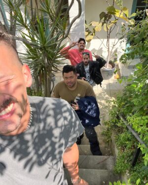 Ricky Montaner Instagram - Es difícil poner en palabras todo lo que tú significas para mí en un caption… pero estas fotos ayudan! Eres el tipo más generoso que conozco, el más talentoso y más apasionado. Haces que todos nos caguemos de la risa constantemente y eres como una especie de catapulta para todos los que te rodeamos. 

Tus 32, sin duda, creo que han sido de mis favoritos contigo… siento que vivimos cosas inmensas juntos.. desde nuestro regreso a Venezuela, verte desvivirte por Apolo, y Hotel Caracas! Etc…Ufff y lo mejor es que creo que los 33 van a estar aún más increíbles… todo en lo que te has estado partiendo el 🍑 finalmente va a salir!!! No entiendes lo orgulloso estoy de quien eres bro… el mejor tipo que conozco! Feliz cumple Rick