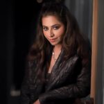 Ridheema Tiwari Instagram - A double shot of determination please ☕️ Show me a Black heart 🖤 if u like this Styled by @instylewithaditi Outfit @sandsfashionhouse Neckpiece @solikocommunications Earring @justlilbling Boots @londonrag_in 📸 : @kunal_mohite_photography 💄: @shivani_makeup_and_hairstylist Hair : @makeuphair_by_surekhas Location : @blanco_bandra #potd #tuesdaytransformation #ridhiematiwari #fyp #explore #accessories Blanco Andheri