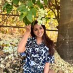 Ridheema Tiwari Instagram - My Weekend Flowerbed Ready with the Bougainville 🤍 Wearing : @howwhenwearclothing #flowerbed #ridhiematiwari Royal Palms Estate, Goregaon, Mumbai