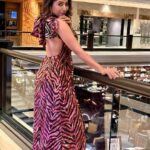 Ridheema Tiwari Instagram - The Days of Wine and Roses 🌹 Wearing : @howwhenwearclothing #valentineweek #ridhiematiwari Taj Lands End, Mumbai