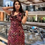Ridheema Tiwari Instagram - The Days of Wine and Roses 🌹 Wearing : @howwhenwearclothing #valentineweek #ridhiematiwari Taj Lands End, Mumbai