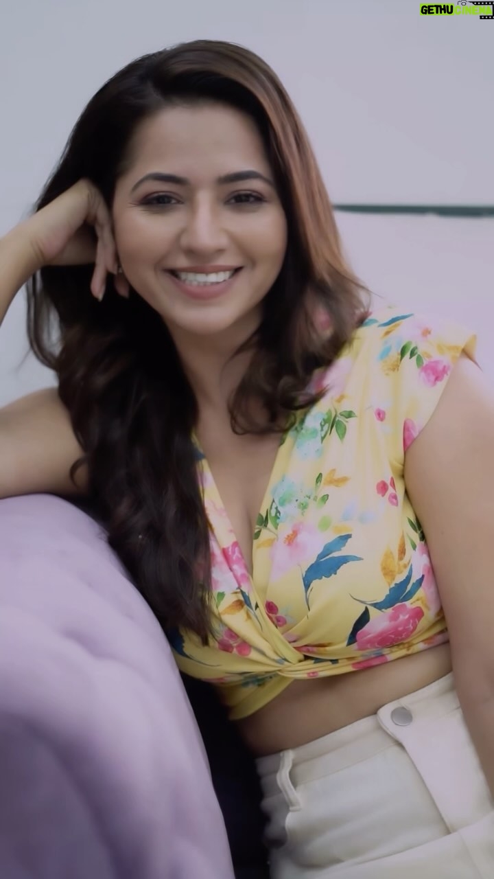 Ridheema Tiwari Instagram - HIFU “High-Intensity Focused Ultrasound.” ✔️Improves laxity of skin ✔️Reduces skin sagging ✔️Builds collagen. ✔️Reduces fine lines & wrinkles. ✔️Reduces double chin. ✔️Increases skin tightness. ✔️Instant Face Lift & Contouring #selflove #hifu #hifutreatment #ridhiematiwari Mumbai, Maharashtra