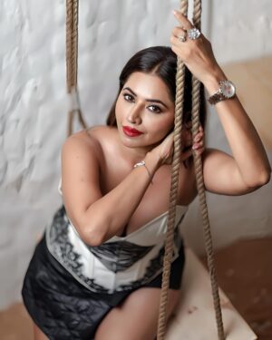 Ridheema Tiwari Instagram - Incurably Romantic ❤️‍🔥 🥰

Corset : @bunnycorsetindia 
Jewellery :  @kickyandperky 
Jewellery PR : @affiliates_pr 
Skirt @sandsfashionhouse 
Footwear : @londonrag_in 
📸 : @kunal_mohite_photography 
💄: @shivani_makeup_and_hairstyist 
Hair : @makeuphair_by_surekhas 
Location : @blanco_bandra

#corset #corsettop #eotd #bunnycorset #bunnycorsetindia #ridhiematiwari #potd #romance