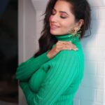 Ridheema Tiwari Instagram - I Love You more Than PIZZA 🍕🍕🍕 Stylist : @instylewithaditi Outfit : @a.la.modebyakanksha Jewellery : @justlilbling Footwear : @londonrag_in 📸 : @kunal_mohite_photography 💄: @shivani_makeup_and_hairstyist Hair : @makeuphair_by_surekhas Location : @blanco_bandra #potd #ridhiematiwari #newyearnewme Blanco Andheri