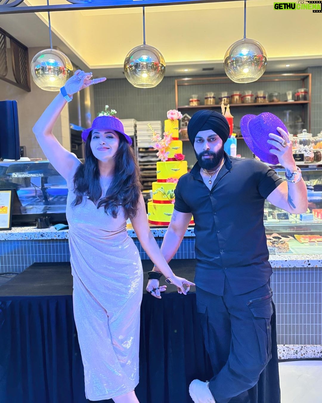 Ridheema Tiwari Instagram - New year, new dreams, new US ππ»ππ»ππ» Embracing the magic of fresh starts and 365 new opportunities π€ With @jaskaransinghgandhi πΈ @preetipurichoudhary π«Άπ«Άπ«Ά We loved the pictures π«Ά #newyearparty #welcome2024 #ootn Radisson Mumbai Goregaon