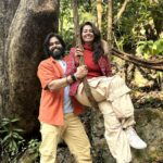 Ridheema Tiwari Instagram - Picnic day with BIWI 😀 @thegoldentusk Managed by : @matsya_media #neveradullmoment #jimcorbett #baratifall #picnicday #ridhiematiwari #jaskaransinghgandhi #wintervacay Barati row Fall
