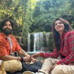 Ridheema Tiwari Instagram - Adventures are always better hand in hand @jaskaransinghgandhi Agree? Managed by : @matsya_media #thegoldentusk #neveradullmoment #couplegoals #lastweekend2023 #ridhiematiwari #jaskaransinghgandhi Barati row Fall