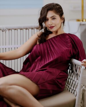 Ridheema Tiwari Instagram - Reminding you what i look like 💟

Outfit : @cameo_store_official 
Styling : @instylewithaditi 
📸 : @kunal_mohite_photography 
Jewellery @solikocommunications 
Footwear @londonrag_in 
Makeup : @shivani_makeup_and_hairstyist
Hair : @makeuphair_by_surekhas 
Location : @blanco_bandra 

#newyearnewme #ridhiematiwari #potd #newbeginnings #sexylegshot
