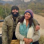 Ridheema Tiwari Instagram - Safari mode ON 🤷🏻‍♀️ With @jaskaransinghgandhi 🫶 Managed by : @matsya_media PR : @pr365_pr 📸 : @sardarji_preetwalia #thegoldentusk #neveradullmoment #ridhiematiwari #jaskaransinghgandhi #jimcorbett #intothewild #junglesafari The Golden Tusk, Jim Corbett National Park