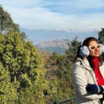 Ridheema Tiwari Instagram - Phir se Udd chali 🙌 #mountainlover #georgeeverestpeak #ridhiematiwari #traveler #mussoorie_diaries George Everest Peak