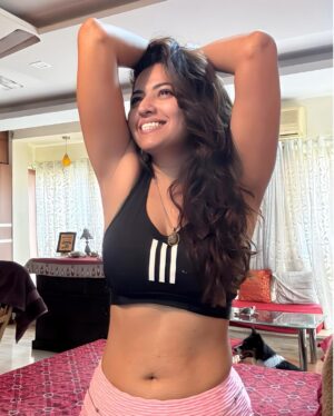 Ridheema Tiwari Instagram - Dripping in self-love and sexiness 🧿

#morningpeeps #ridhiematiwarihot