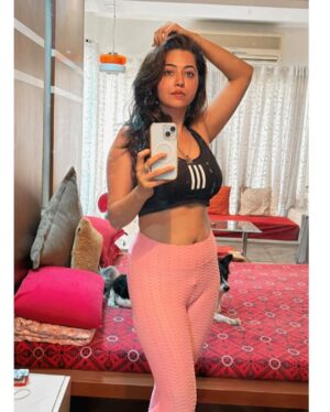 Ridheema Tiwari Instagram - Dripping in self-love and sexiness 🧿

#morningpeeps #ridhiematiwarihot