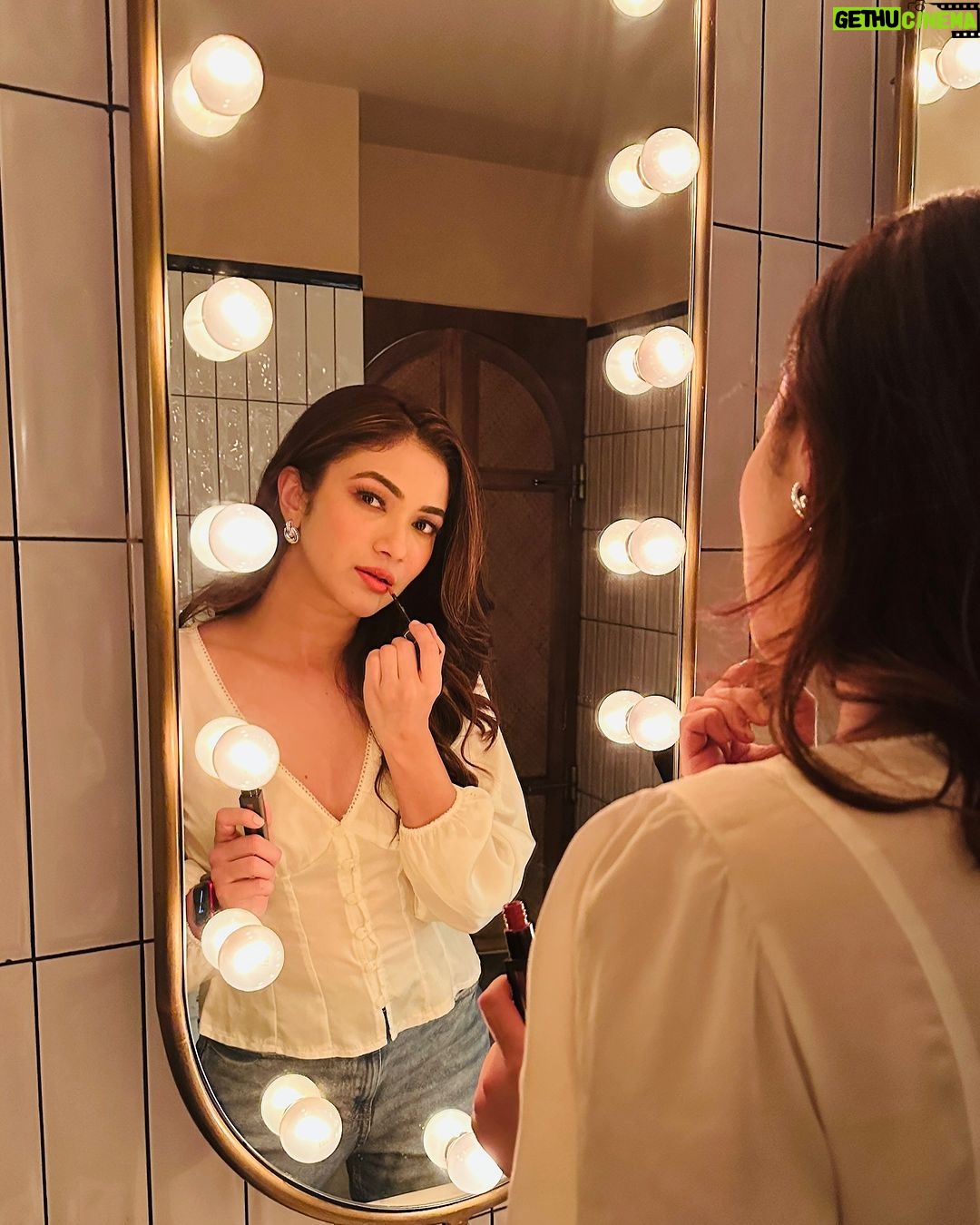 Ridhima Pandit Instagram - Would you like you, if you met you?