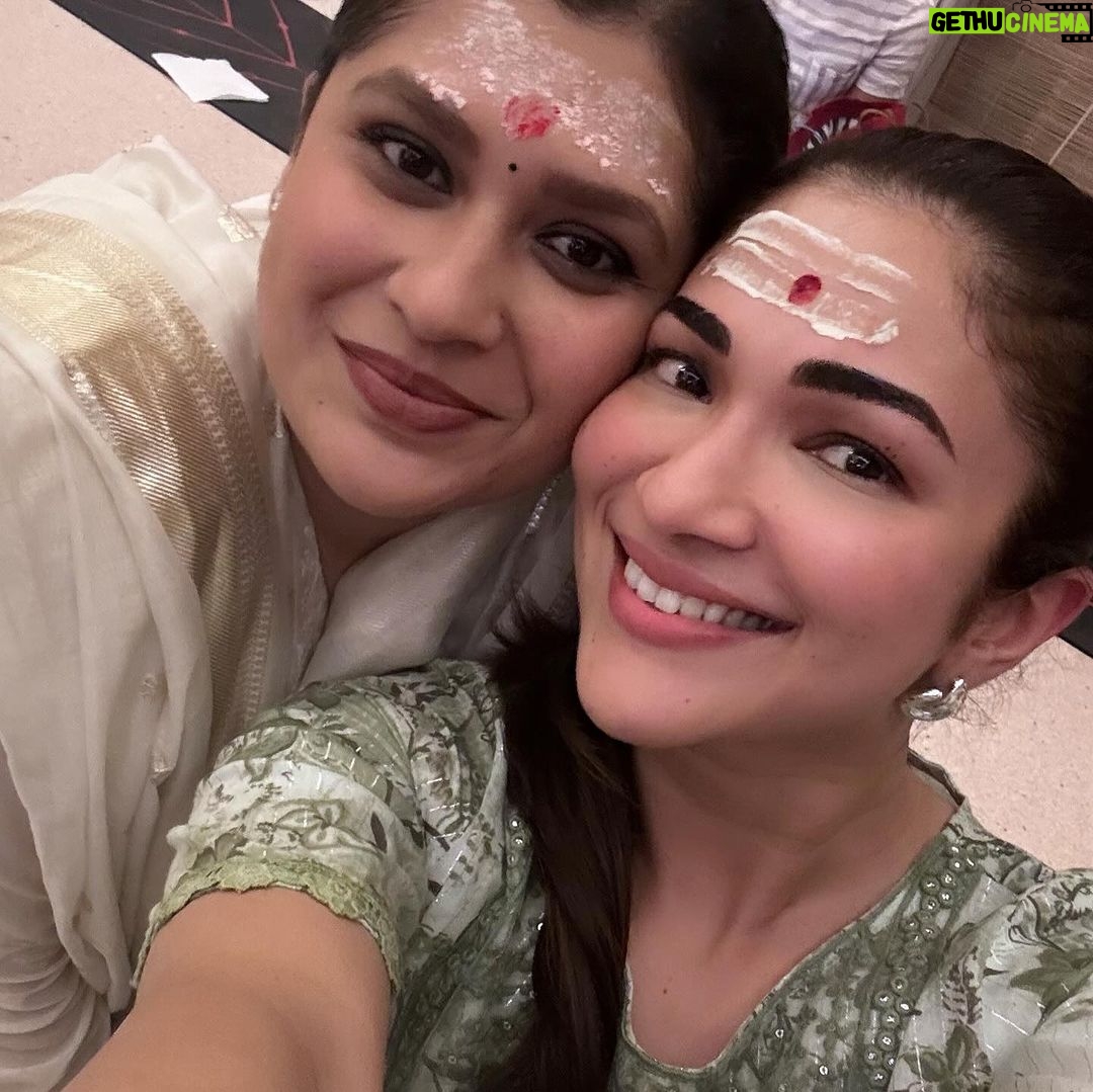 Ridhima Pandit Instagram - Best “Mahashivraatri” everrrrr 🔱🔱🔱 #harharmahadev thankyou @manalijagtap for this amazing experience. ☺️ @mahatiwellness Mumbai, Maharashtra