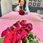 Ridhima Pandit Instagram – Cheers to the magic of New Beginnings, Messy Hair, Dirty feet, pretty flowers .. yours truly is shooting for something that she has been waiting for a very very long time.. aapki duaaon main panaah dene ke liye shukriya 🫶🏻🥹 #gratitude #magic #newbeginnings #work #happiness Pune City